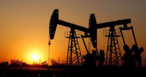 أسعار النفط إلى ارتفاع وسط مخاوف تراجع الإمدادات