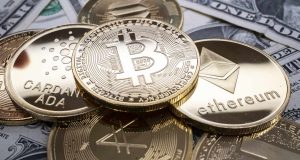 عملة بيتكوين تتجاوز 122 ألف دولار لأول مرة