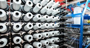 ناقوس خطر يدق قطاع النسيج والألبسة، وبعض المعامل على وشك الإفلاس