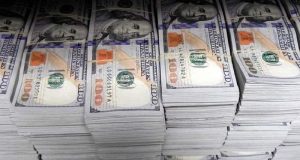 عميد كلية الاقتصاد بجامعة دمشق يقدم حلولا للإفراج عن أموال السوريين في لبنان