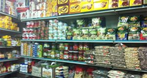 مناقشة تحديات الصناعات الغذائية وتسهيل عبور الشاحنات للخارج