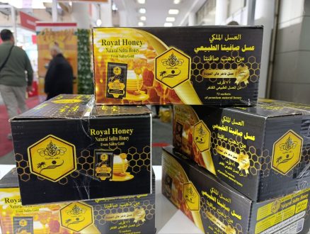 عسل صافيتا.. إقبال لافت على المنتَج وبديل صحي عن البسكويت