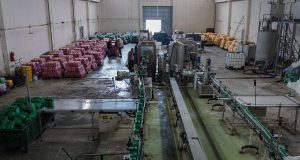 معمل مزج الزيوت في حمص يرفع إنتاجه ويواصل تطوير خطوطه لدعم السوق المحلية