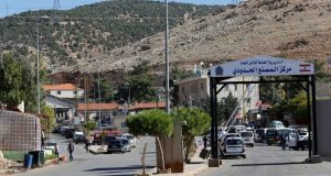الحكومة اللبنانية تبدأ برفع القيود الأمنية عن أكثر من 600 ألف سوري لدخول أراضيها