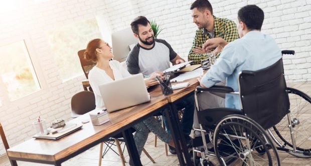 توظيف ذوي الإعاقة في القطاع الخاص بين القانون والتطبيق